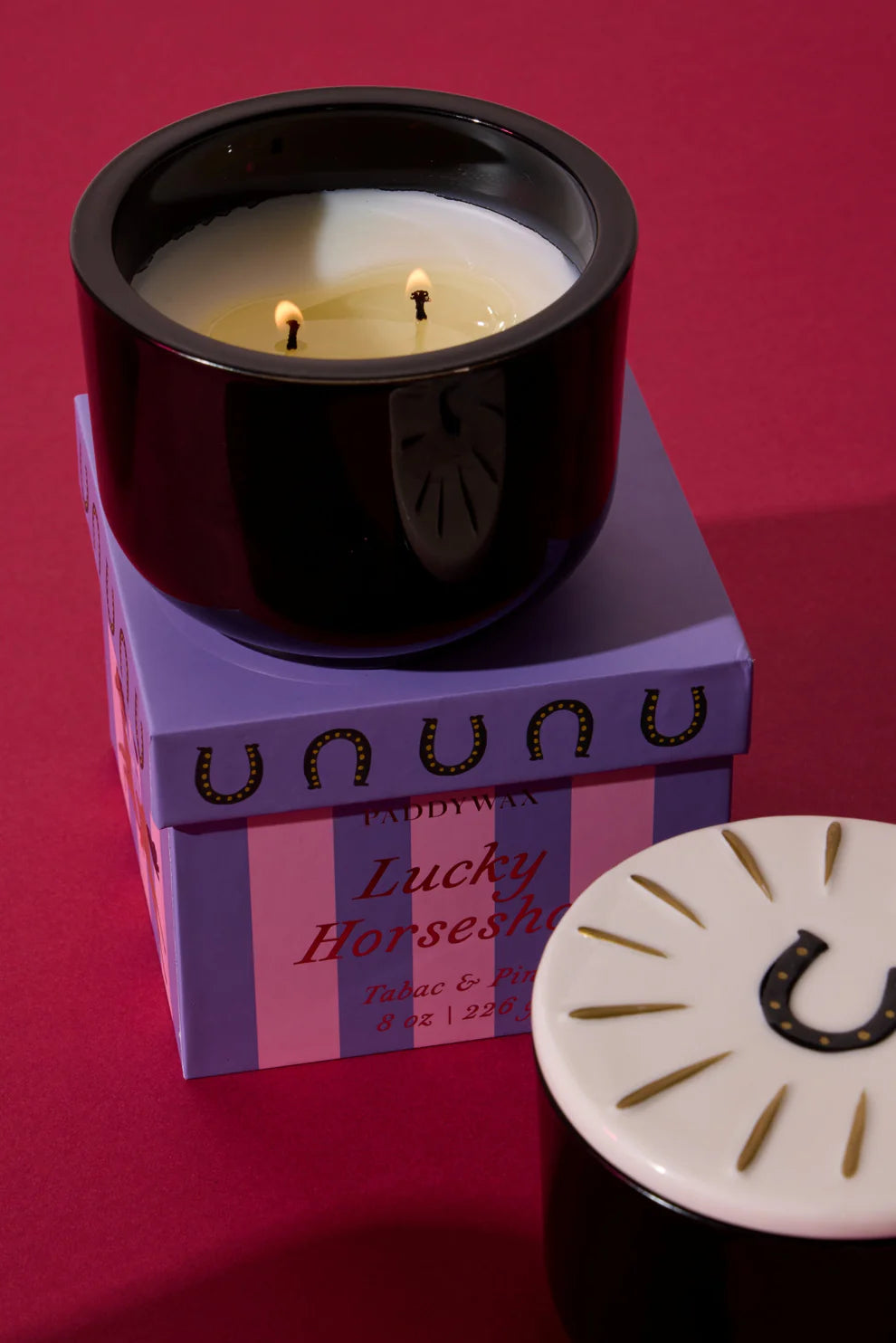 Lucky Horse Shoe Candle - Tabac & Pine